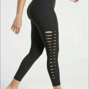 Athleta Illuminate On Your Mark 7/8 Tight Legging | Black M power vita